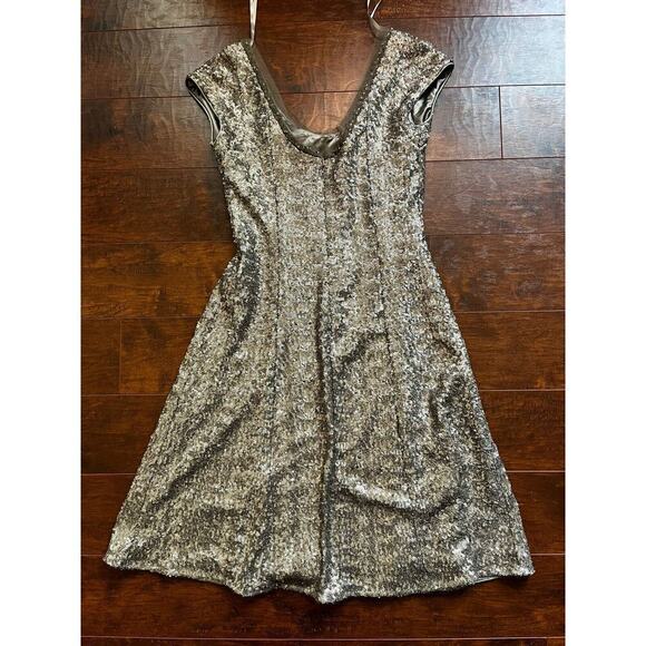 Mikael Aghal Silver Bead Mesh Sleeveless Cocktail Dress NWT Sz 4 - Picture 5 of 6